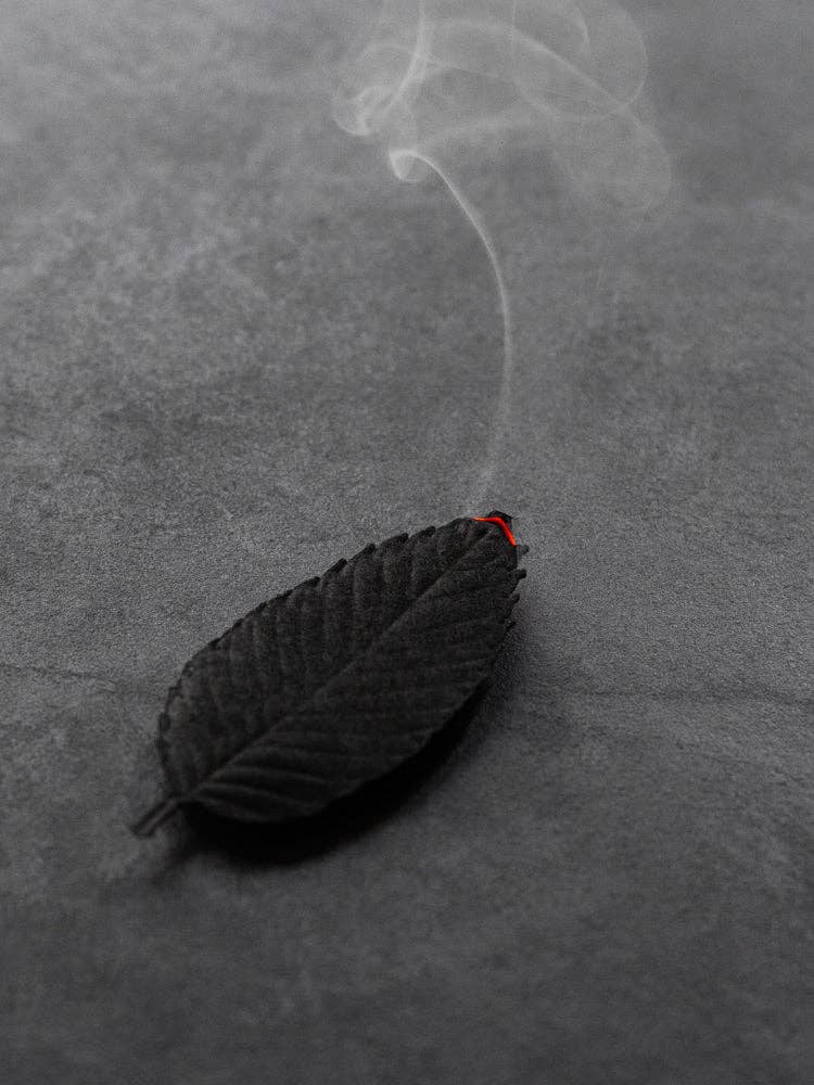 HA KO Paper Incense - Black No. 2 Focus